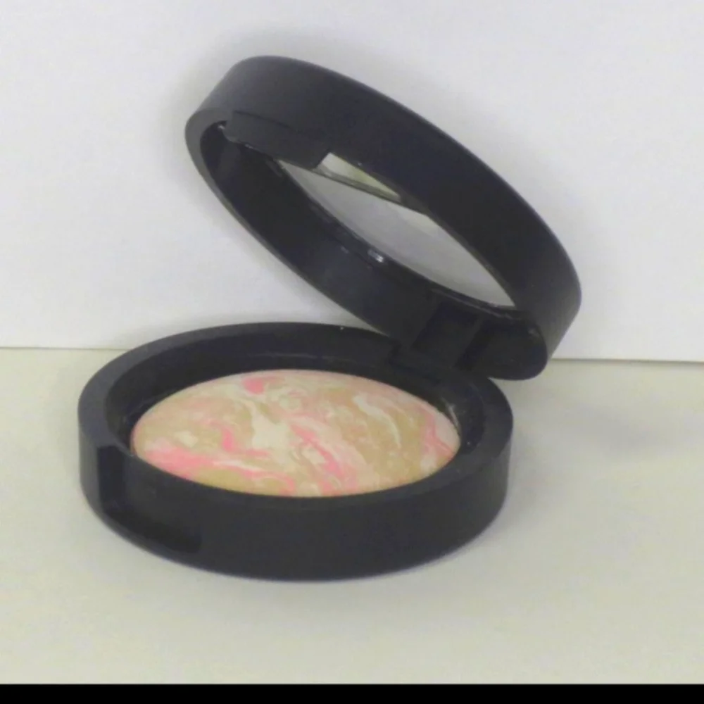Laura Geller Baked Balance-N- Brighten Foundation Porcelain